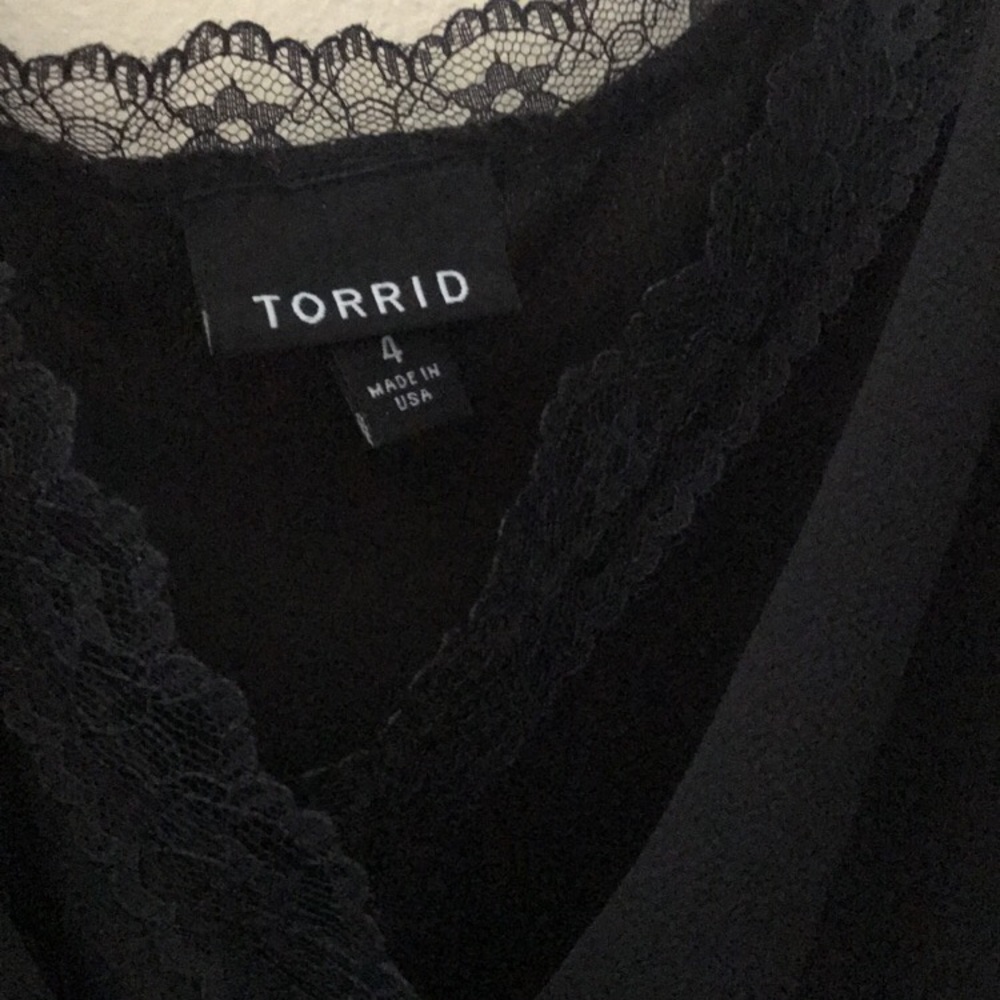 Two cute flowy shirts. - Picture 6 of 6